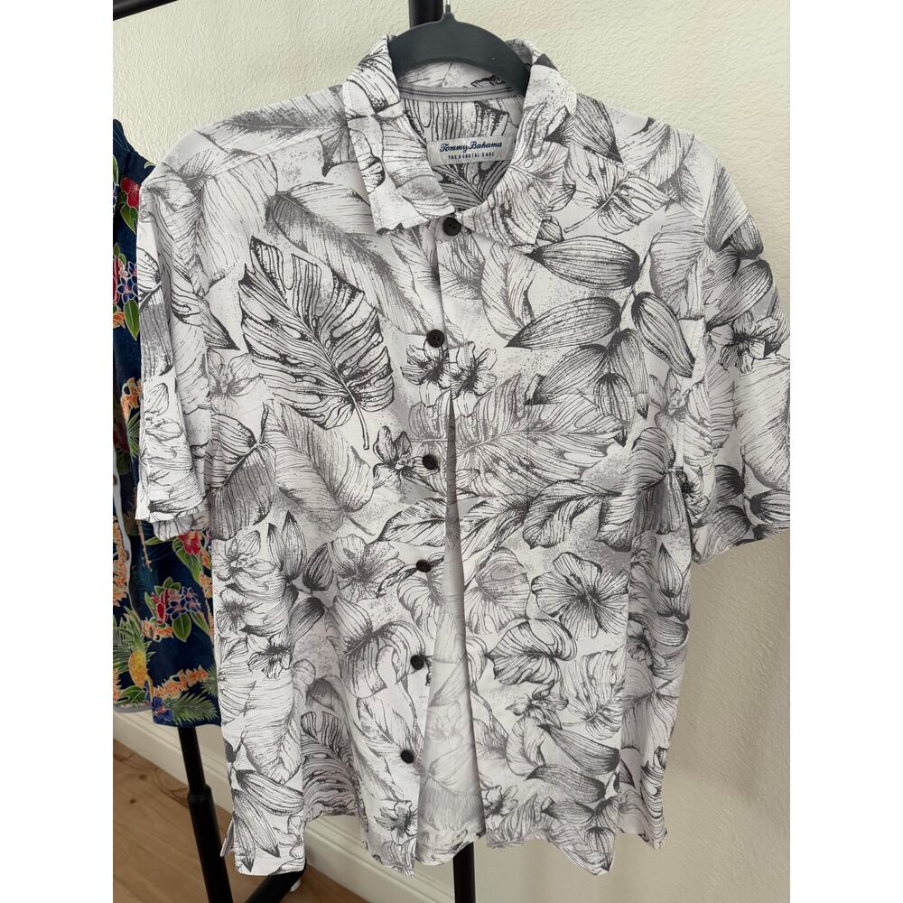 Tommy Bahama Vacation Bundle Men's Large - Picture 3 of 10